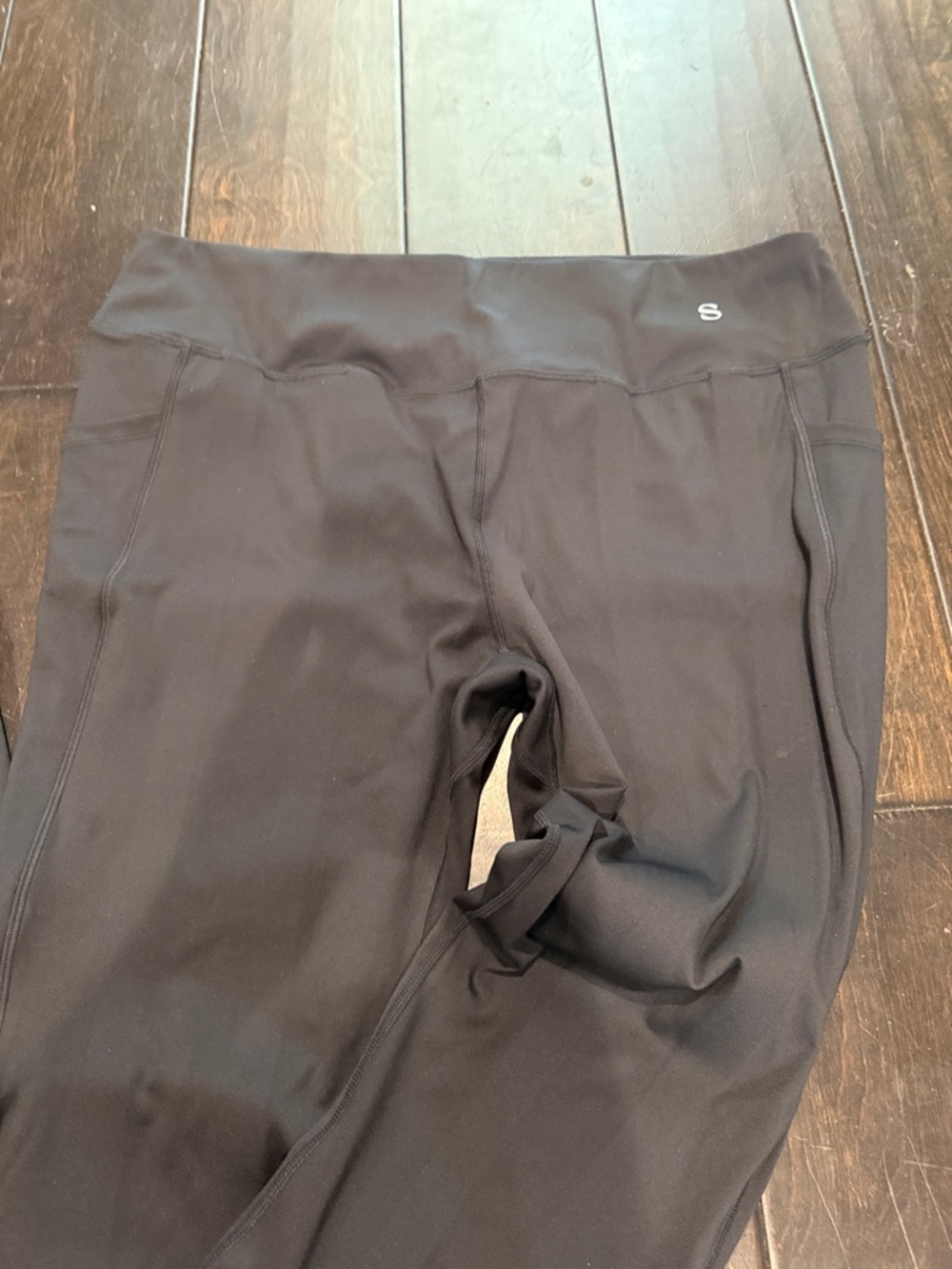 NWOT Skinnify Resistance Leggings. Size 4XL
Size 18-20 - Picture 4 of 4